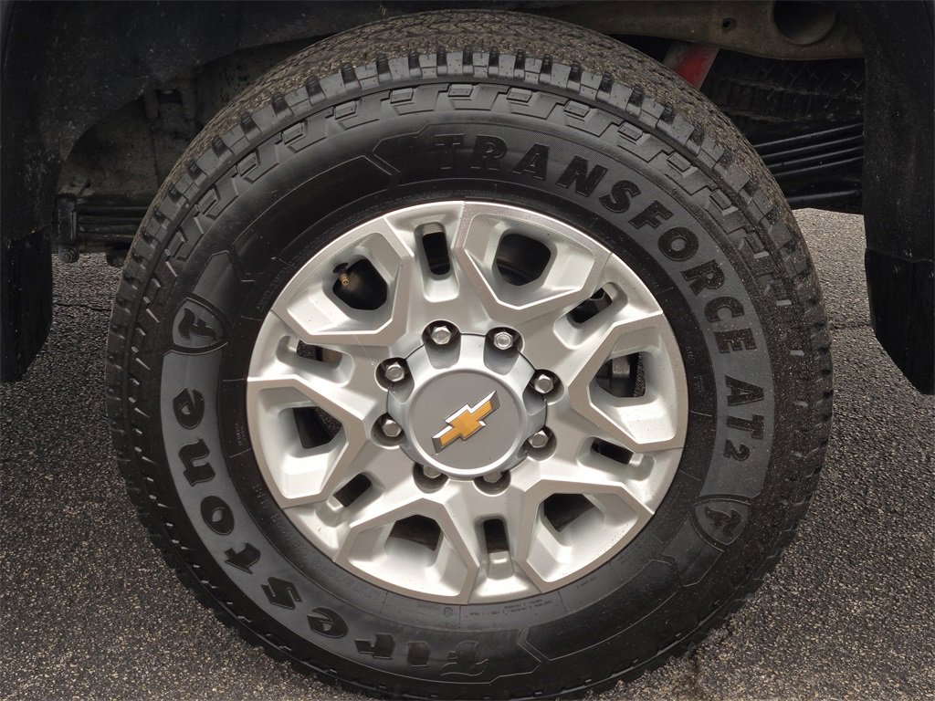 Used 2024 Chevrolet Silverado 2500 LT image 8