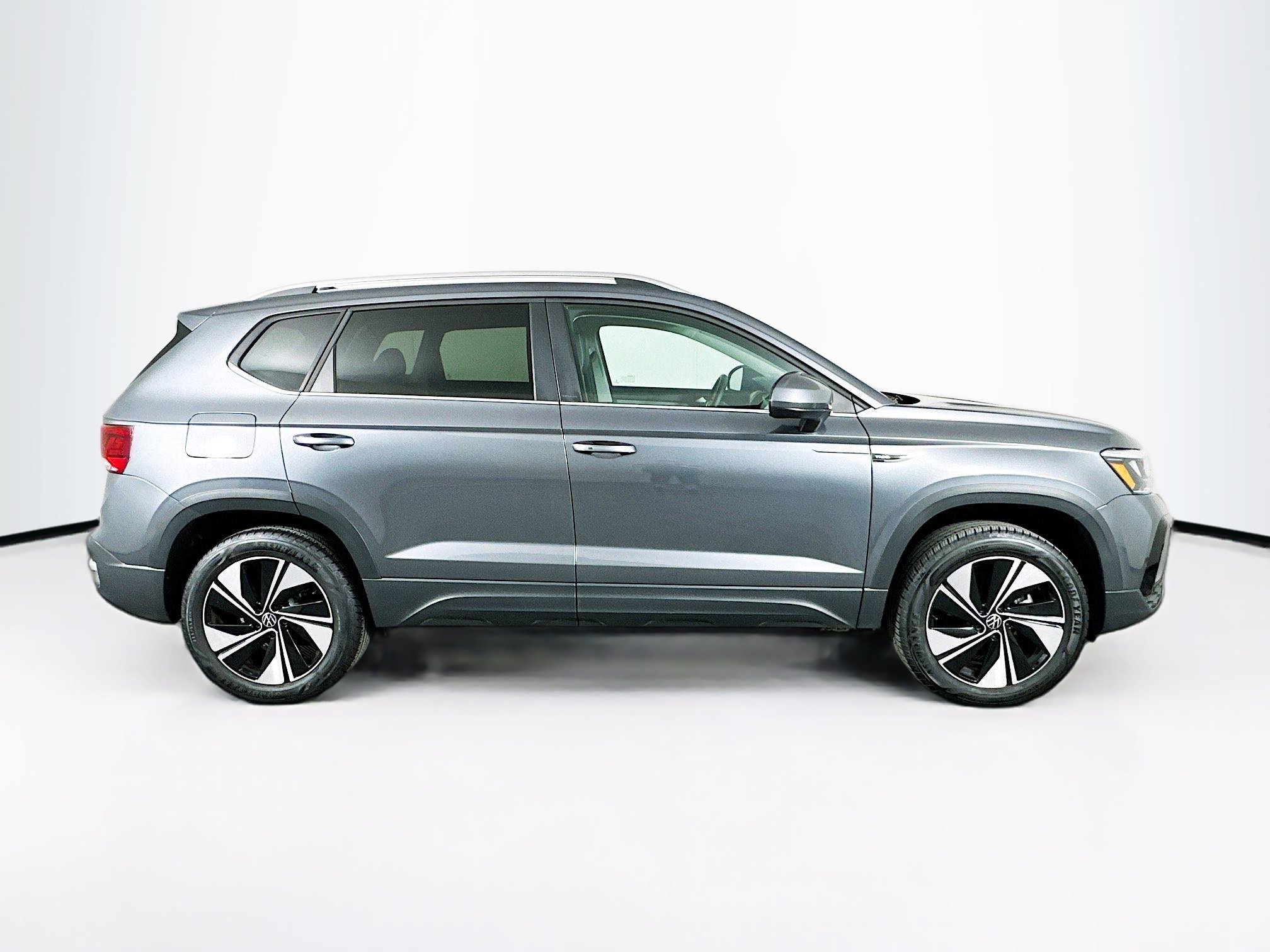 Used 2024 Volkswagen Taos SE image 10