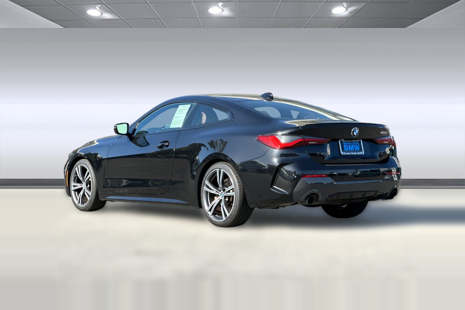 Used 2023 BMW 430i Coupe w/ M Sport Package RWD image 3