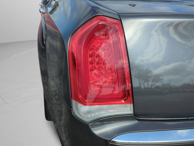 Used 2019 Chrysler 300 Limited image 18