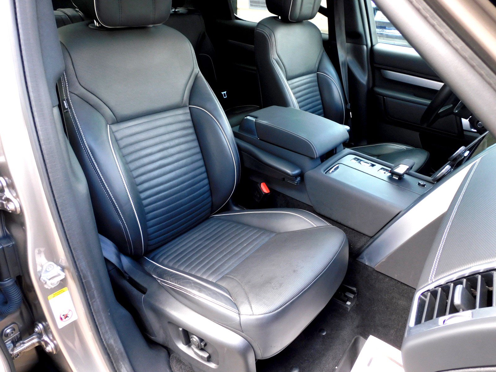 Used 2022 Land Rover Discovery S R-Dynamic AWD/4WD image 21