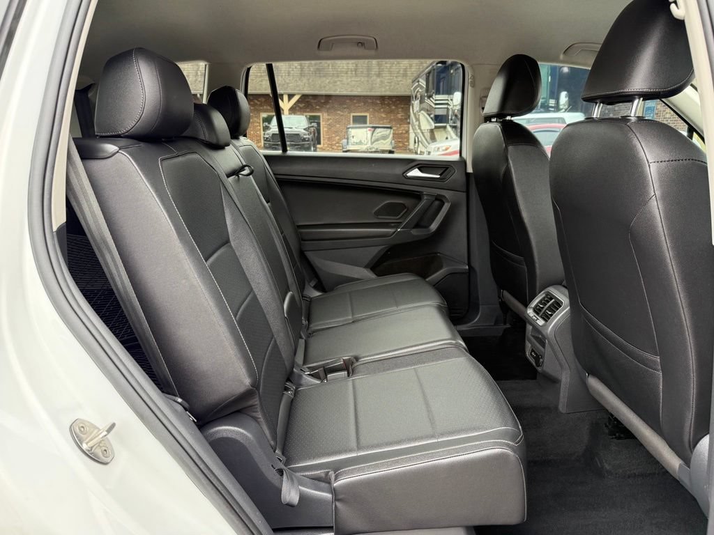 Used 2020 Volkswagen Tiguan SE FWD image 15