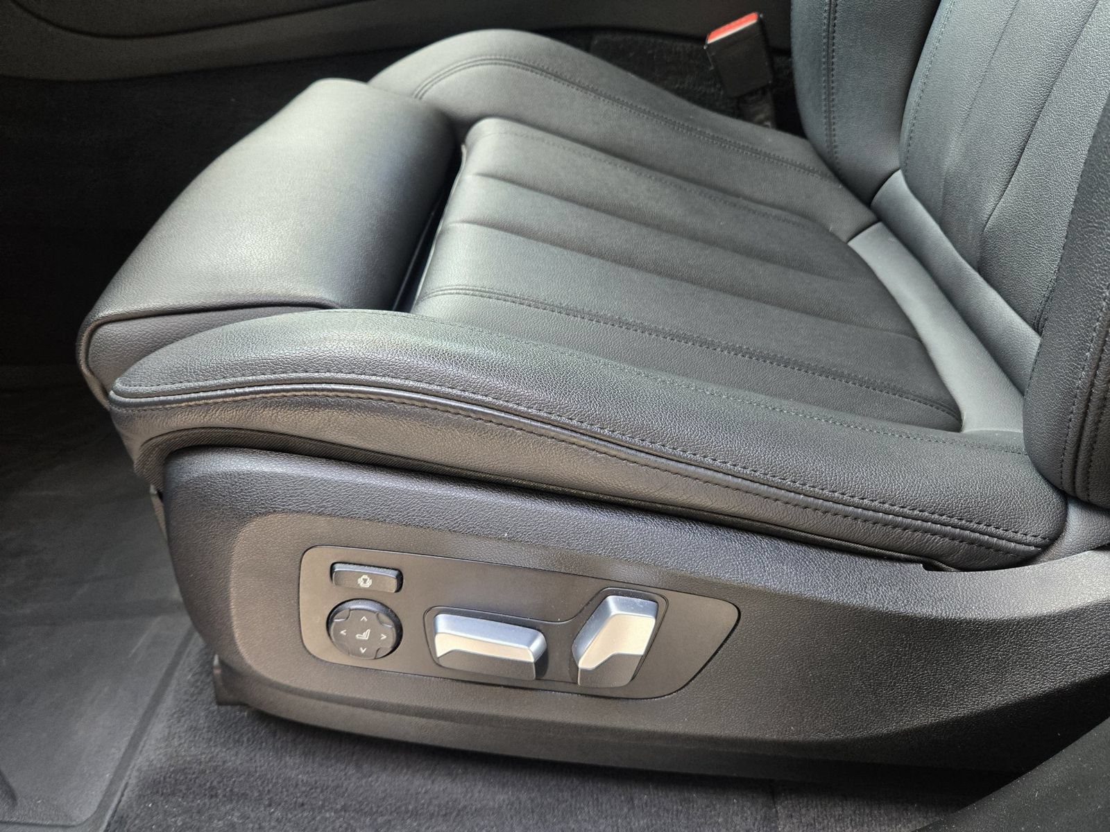 Used 2021 BMW X5 xDrive40i w/ Premium Package AWD/4WD image 24