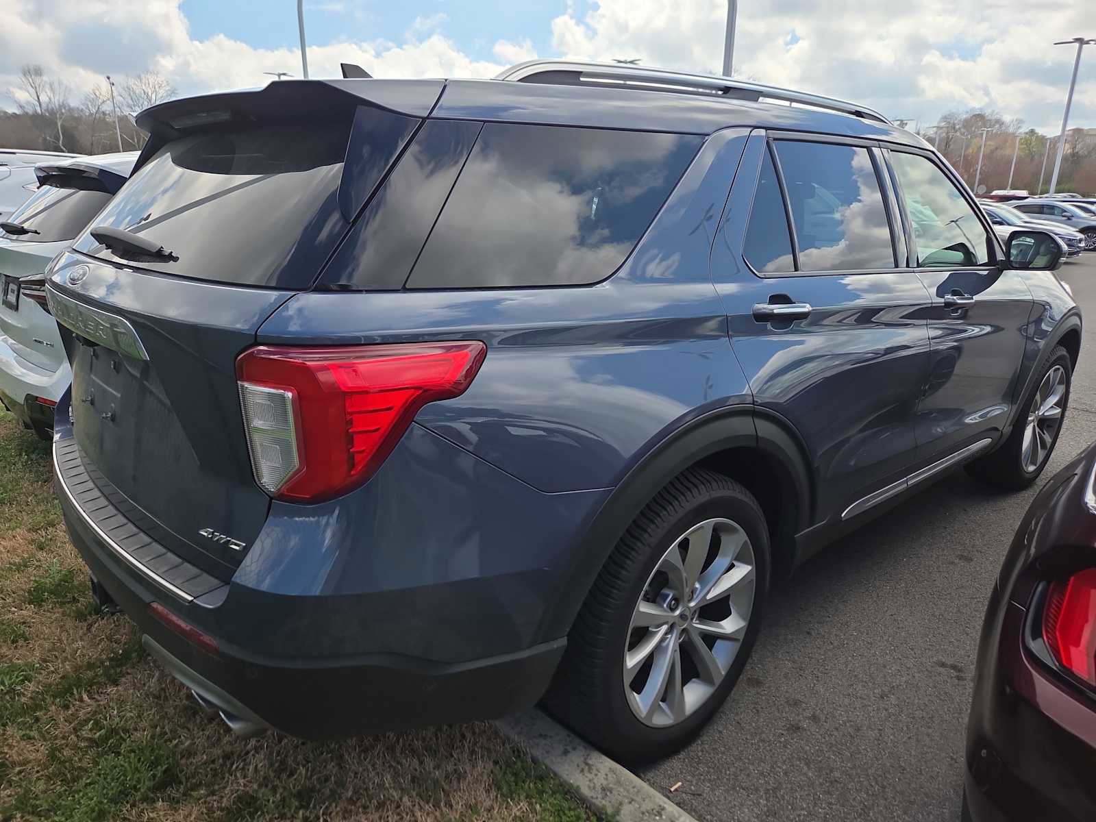 Used 2021 Ford Explorer Platinum w/ Equipment Group 601A image 5