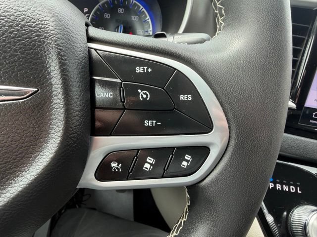 Used 2023 Chrysler Pacifica Touring-L FWD image 38