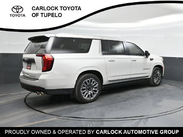 Used 2024 GMC Yukon XL Denali Ultimate AWD/4WD image 3