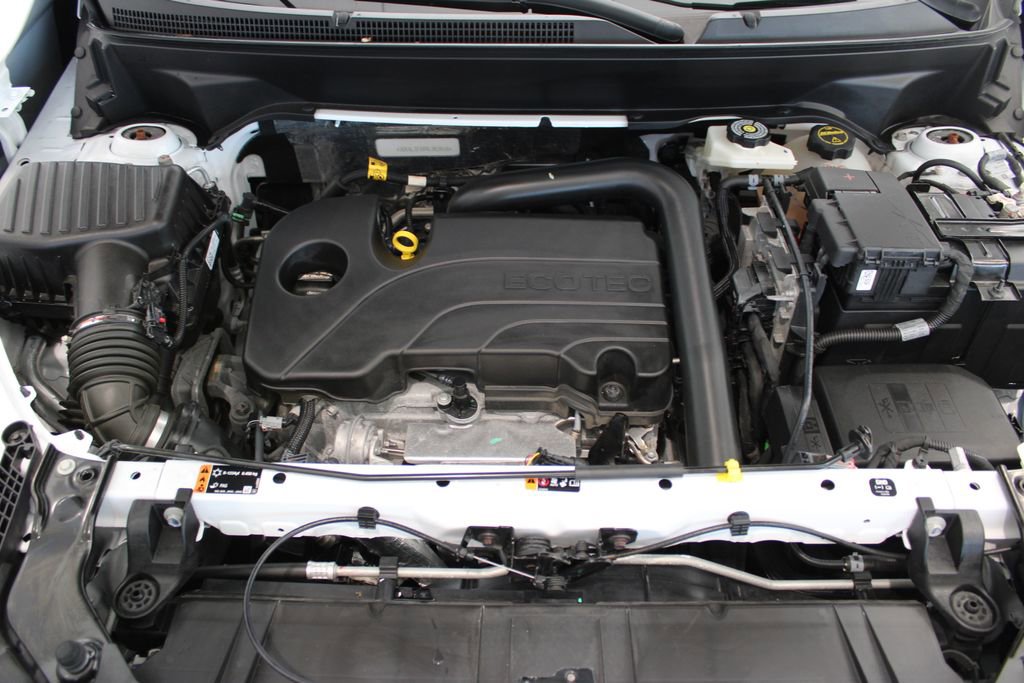 Used 2024 GMC Terrain SLE image 8