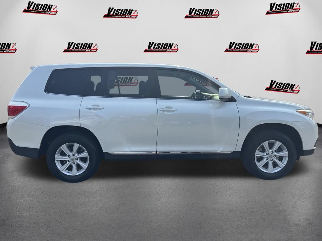Used 2013 Toyota Highlander 4WD w/ Cold Weather Pkg image 4