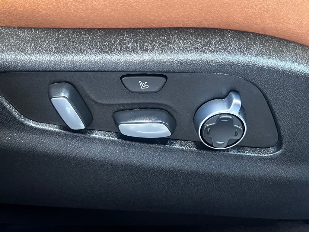 Used 2023 Cadillac XT4 Sport image 38