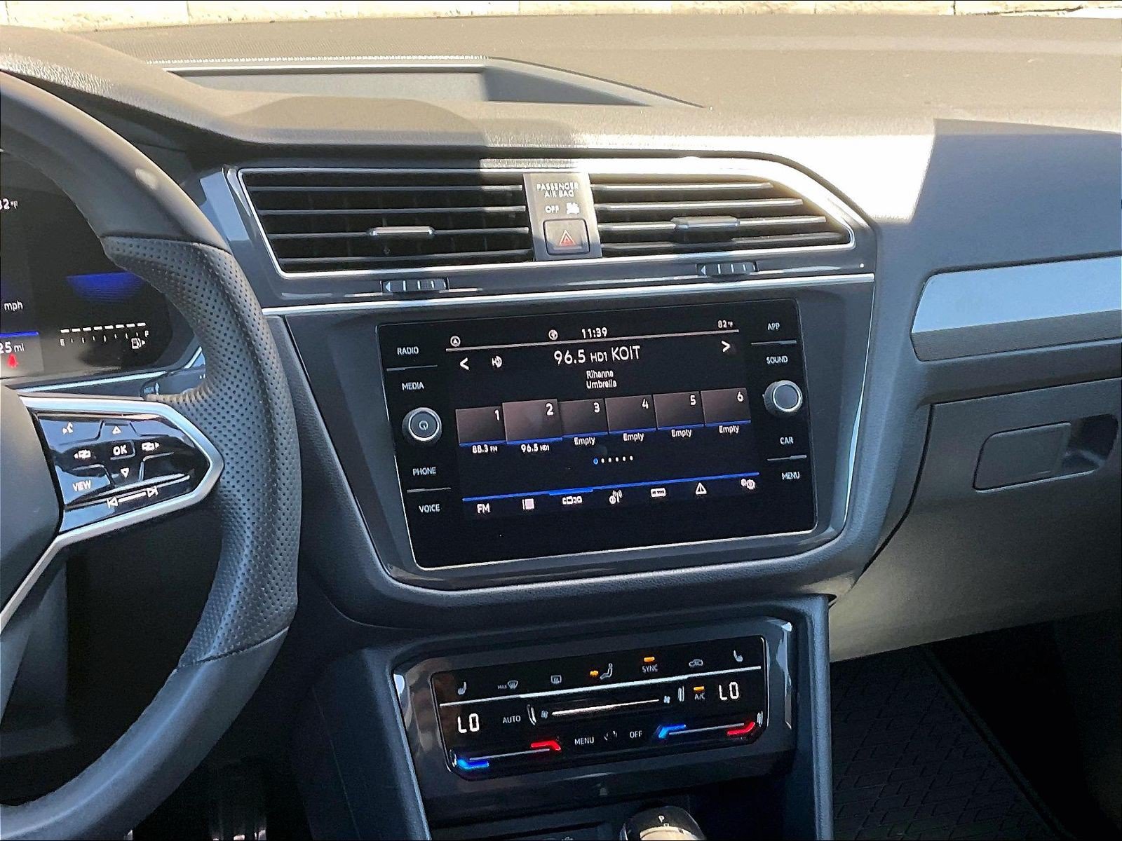Certified 2023 Volkswagen Tiguan SE R-Line FWD image 5
