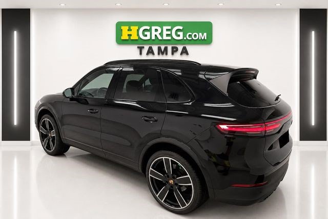 Used 2023 Porsche Cayenne AWD/4WD image 2
