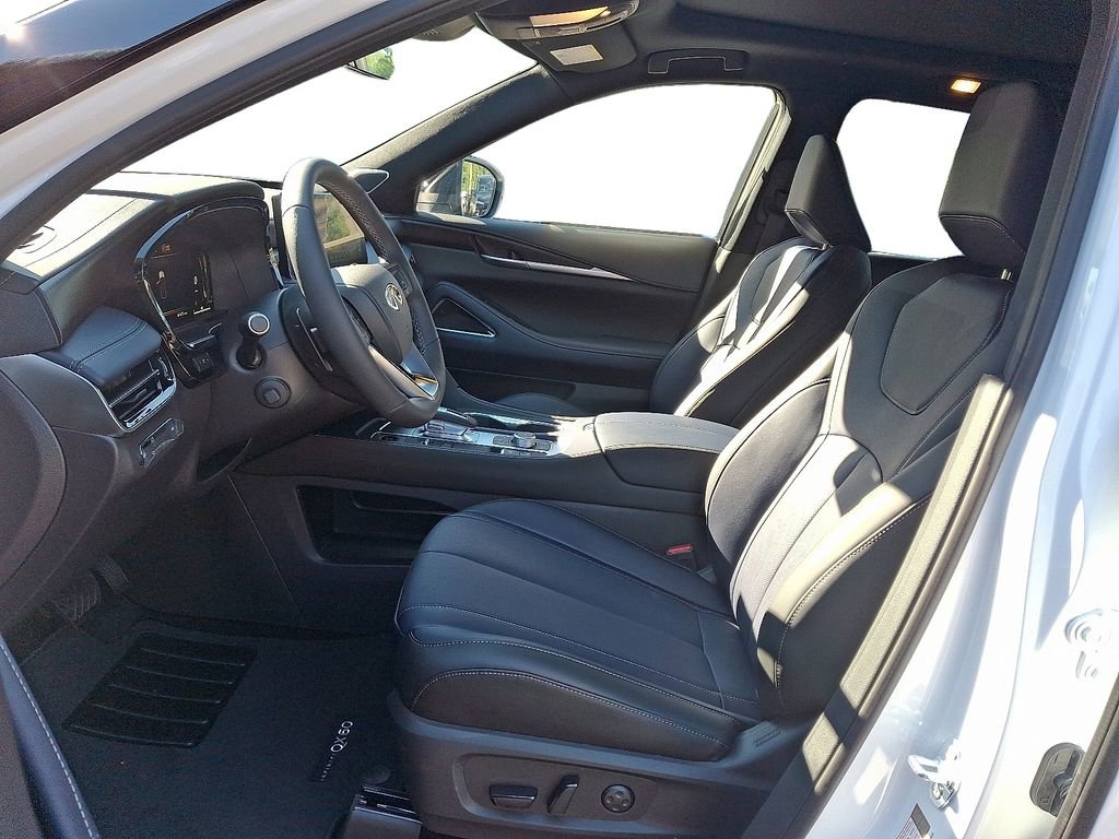 New 2026 INFINITI QX60 Luxe w/ Dark Cargo Package image 6