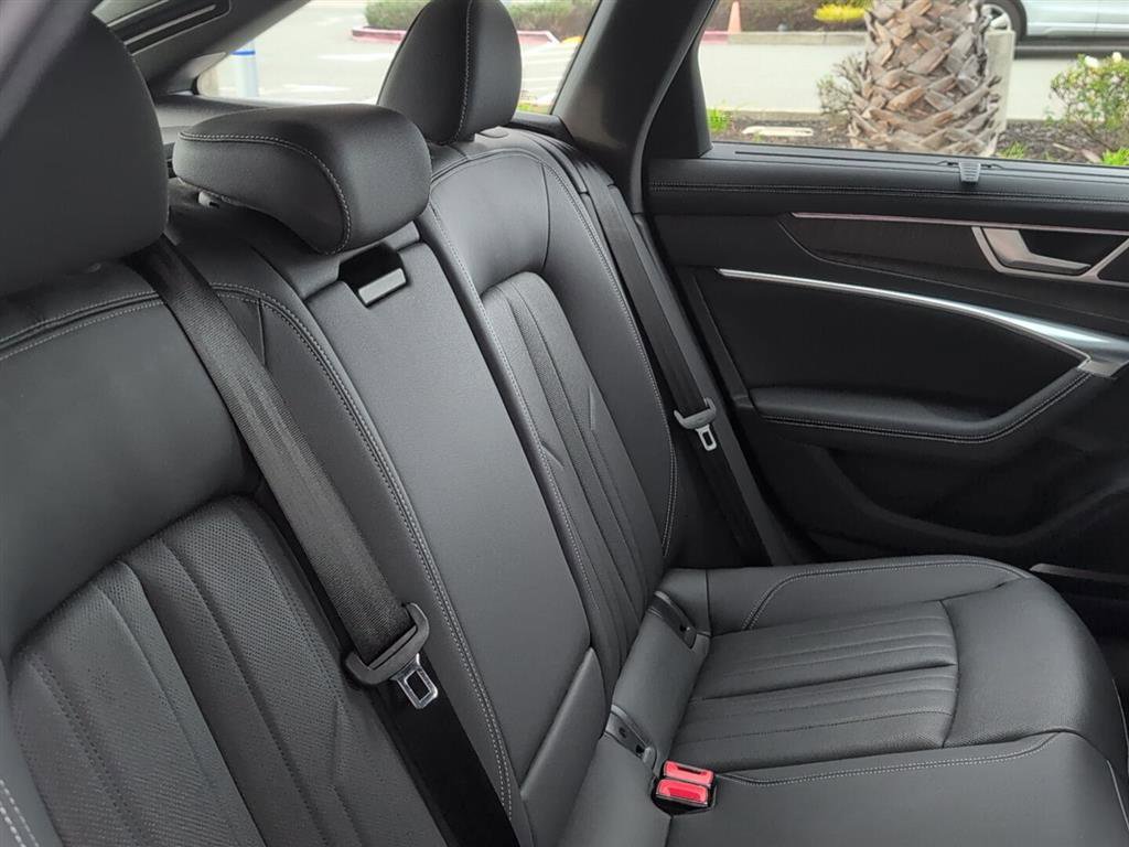 Used 2023 Audi A6 3.0T allroad Premium Plus w/ Executive Package image 16