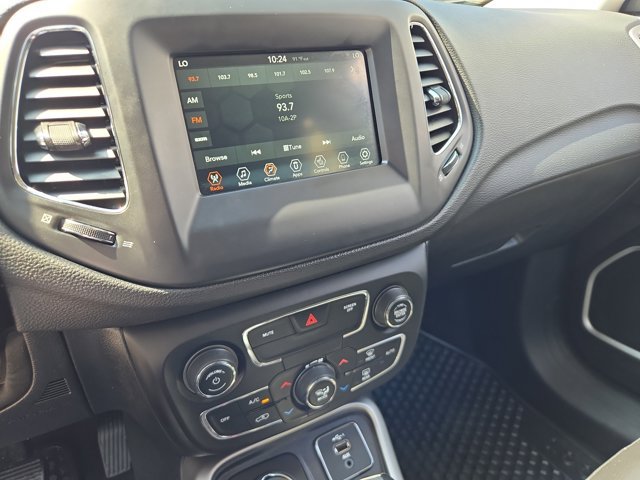 Used 2019 Jeep Compass Latitude w/ Popular Equipment Group AWD/4WD image 16