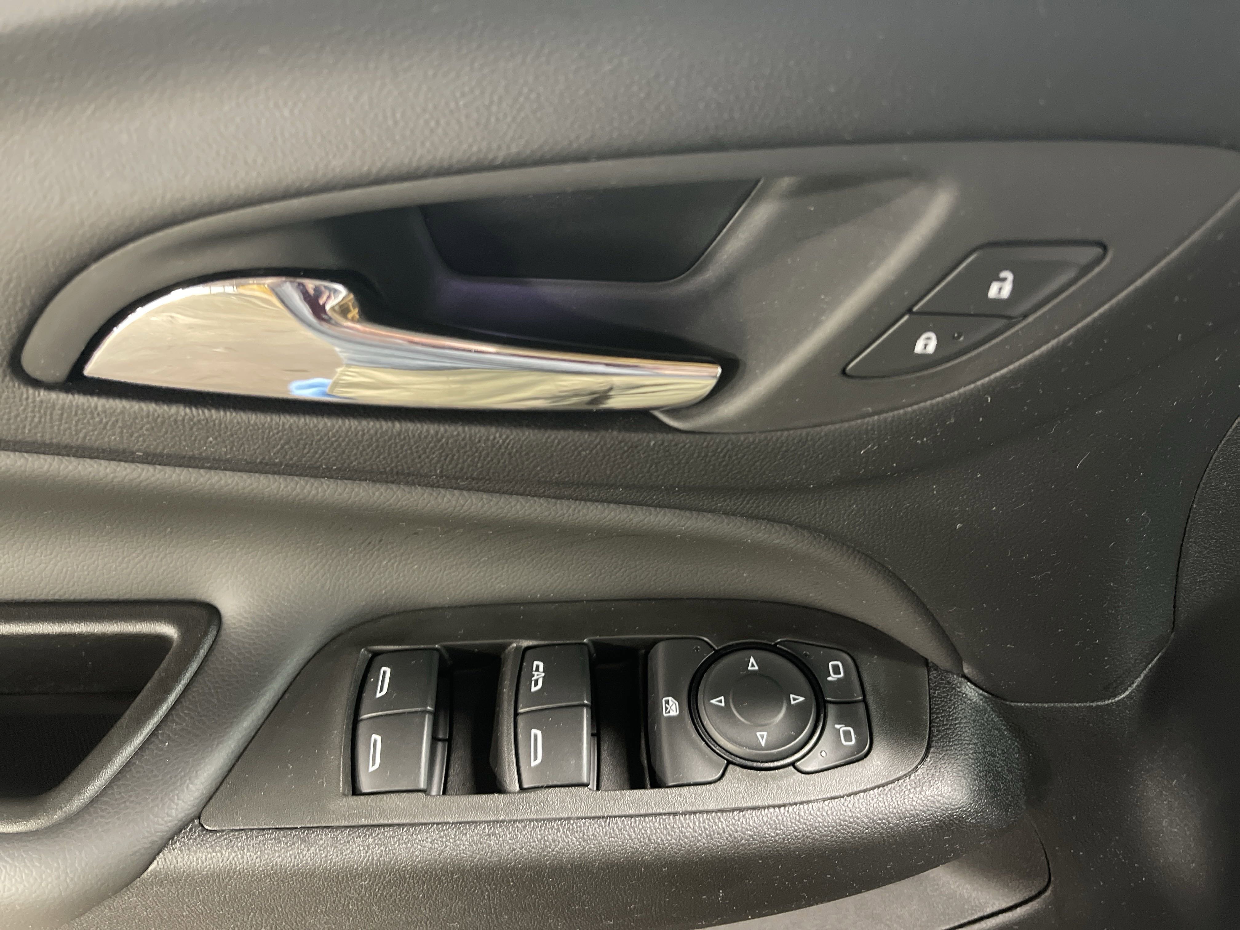 Used 2023 Chevrolet Equinox LT w/ LPO, Floor Liner Package image 9