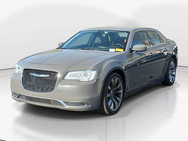 Used 2017 Chrysler 300 Limited image 7