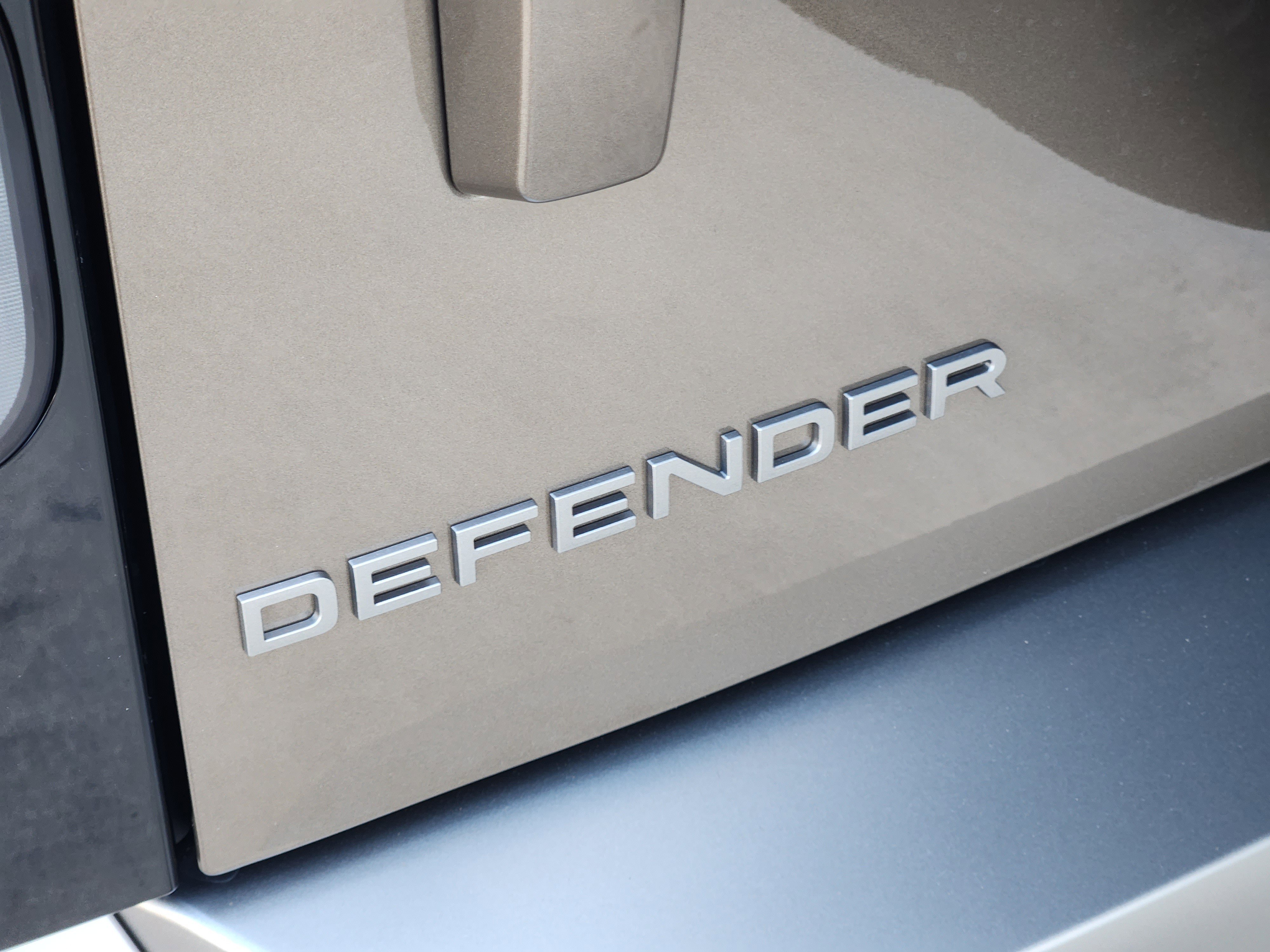 New 2026 Land Rover Defender 110 S image 11