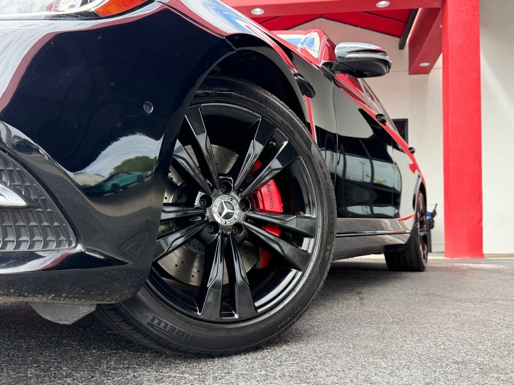 Used 2019 Mercedes-Benz S 560 Sedan image 2