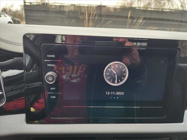 Certified 2025 Volkswagen Jetta Sport image 31