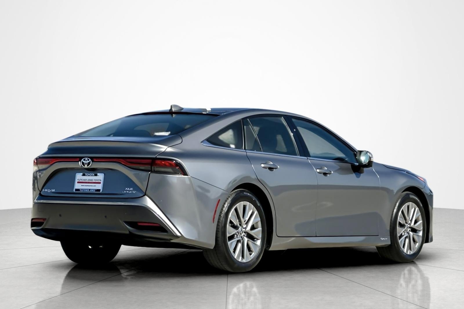 Used 2025 Toyota Mirai XLE RWD image 5