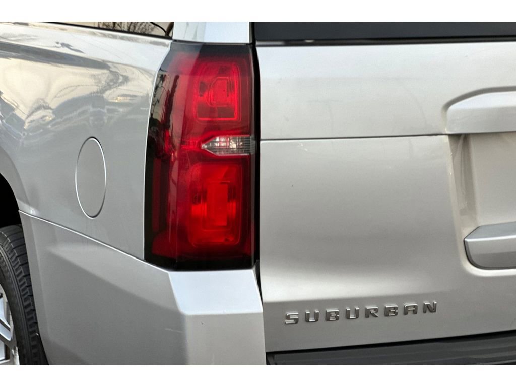 Used 2015 Chevrolet Suburban LS image 27