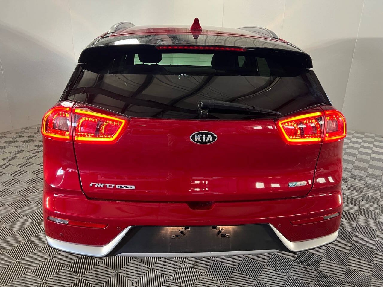 Used 2019 Kia Niro Touring FWD image 6