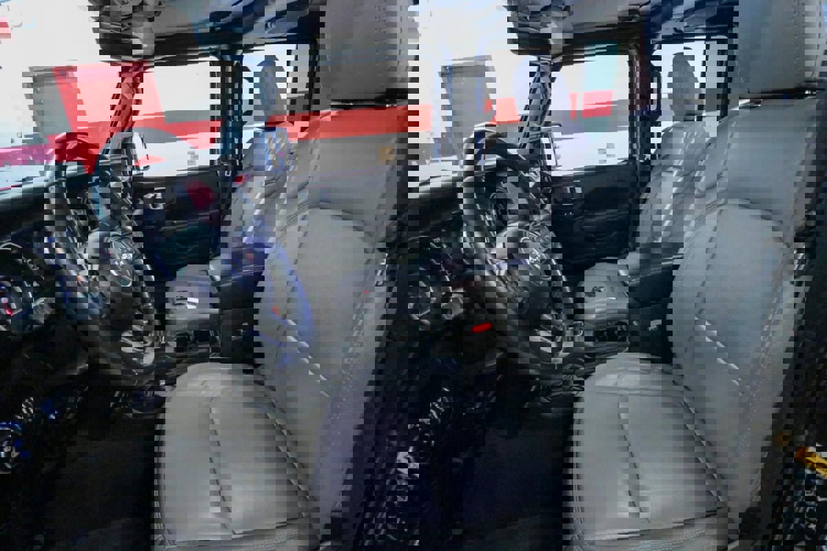 Used 2022 Jeep Gladiator Sport image 11