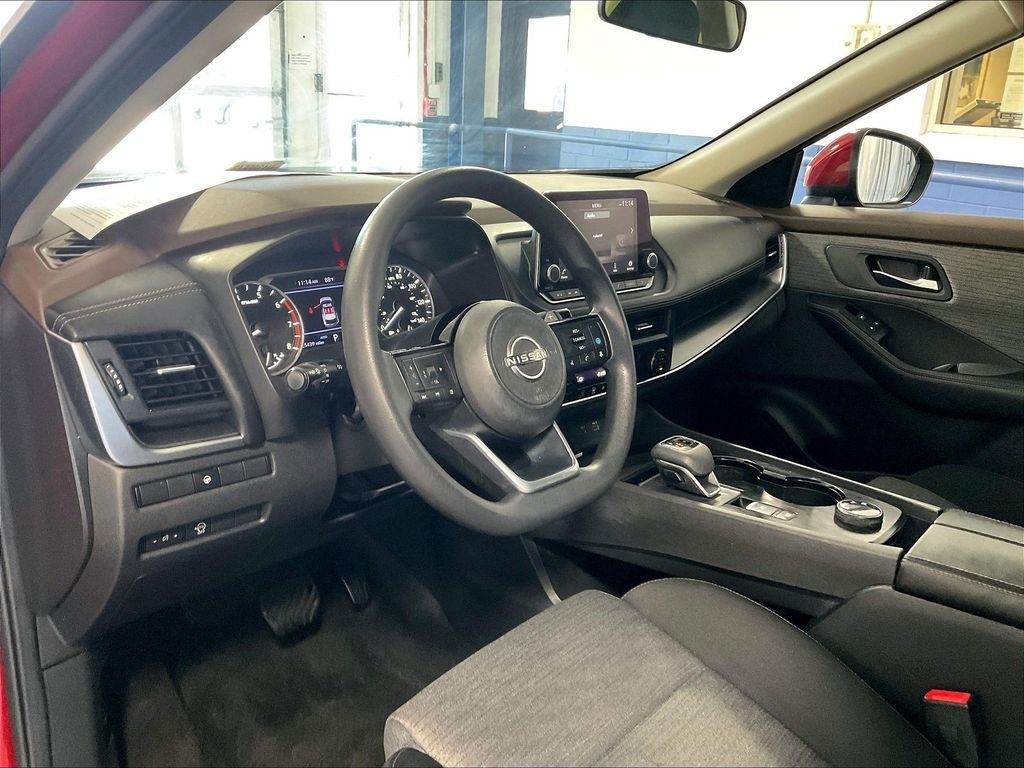 Used 2023 Nissan Rogue SV AWD/4WD image 8