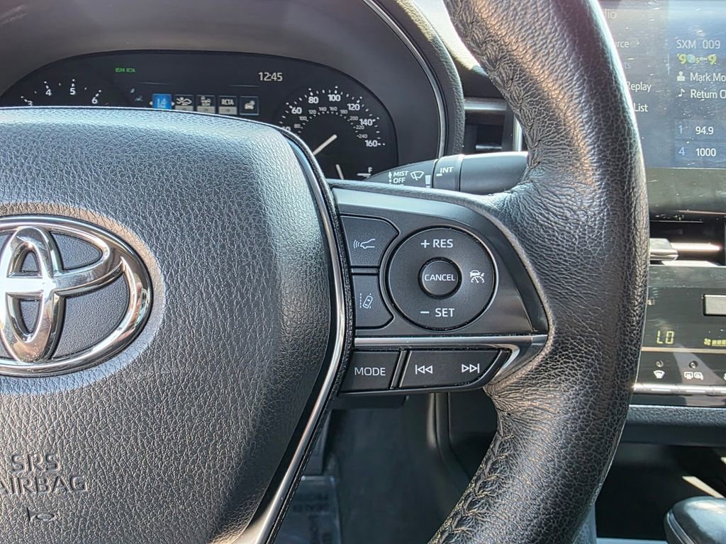 Used 2021 Toyota Avalon XLE w/ Moonroof Package image 28