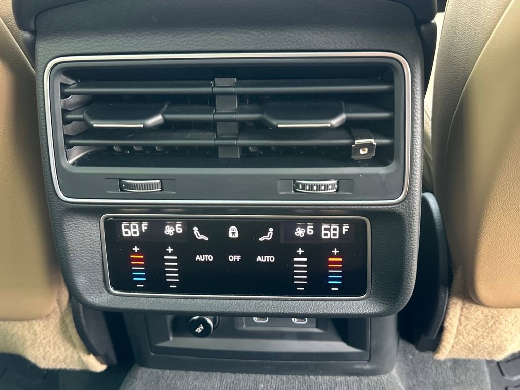 Used 2023 Audi Q8 Premium Plus image 37