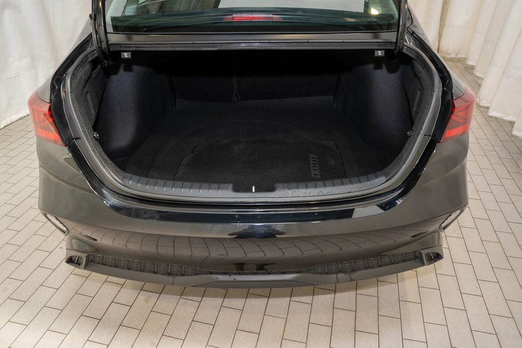 Used 2023 Kia Forte LXS w/ LXS Technology Package image 5