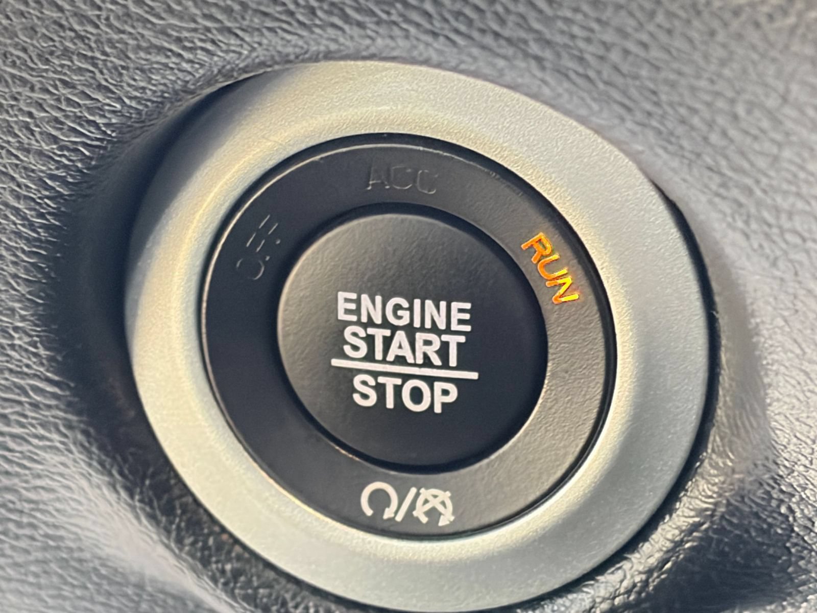 Used 2025 Chrysler Pacifica Select FWD image 19