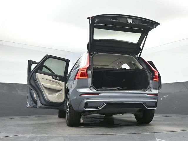 Used 2024 Volvo XC60 B5 Plus w/ Protection Package Premier AWD/4WD image 49