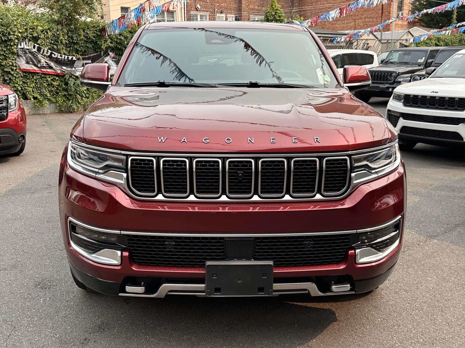 Certified 2022 Jeep Wagoneer Series III w/ Premium Group I AWD/4WD image 8