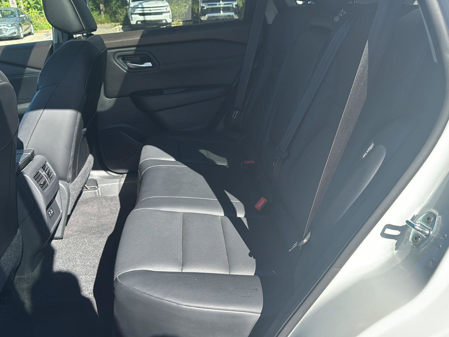Used 2023 Nissan Rogue SV w/ SV Premium Package AWD/4WD image 10