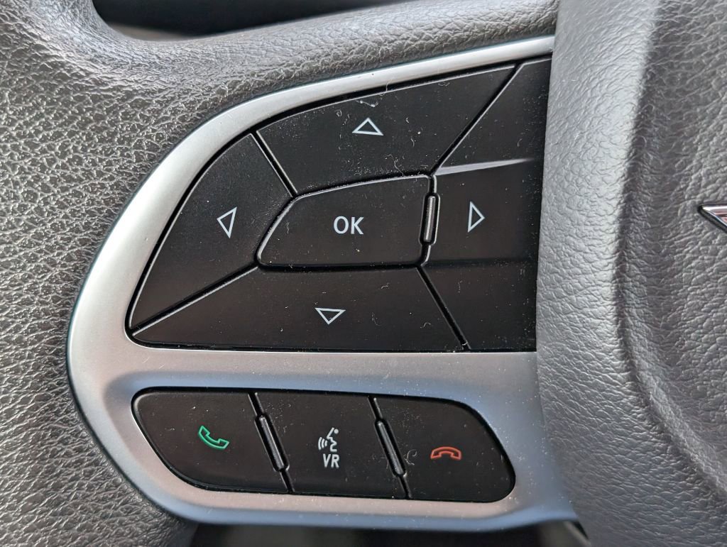 Used 2018 Chrysler Pacifica L image 13