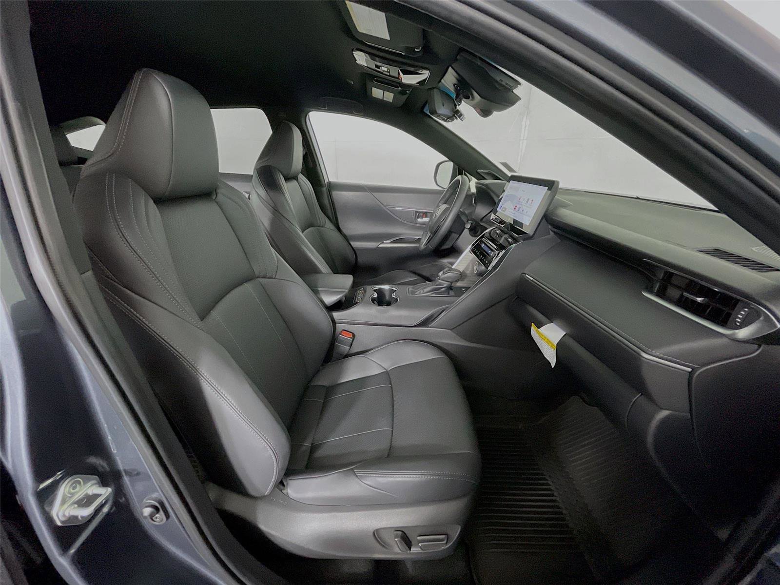 Used 2023 Toyota Venza Limited image 30