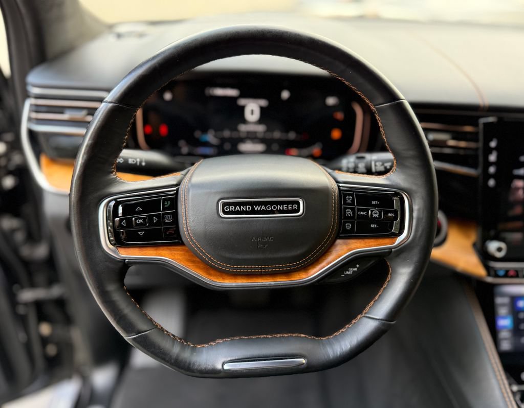 Used 2022 Jeep Grand Wagoneer Series III AWD/4WD image 6