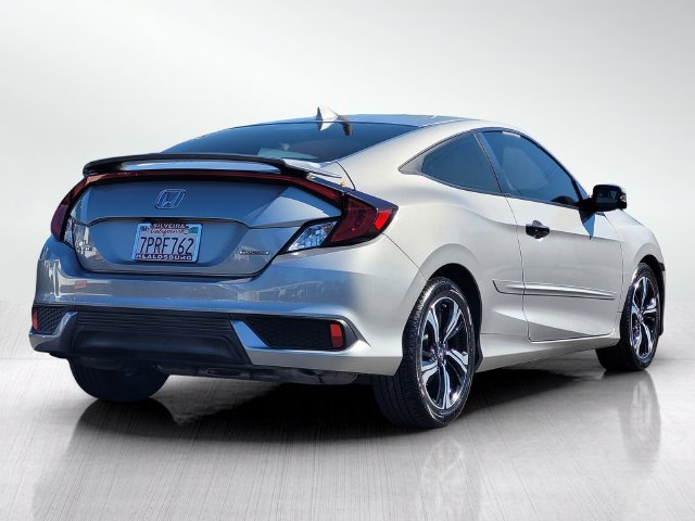 Used 2016 Honda Civic Touring image 4