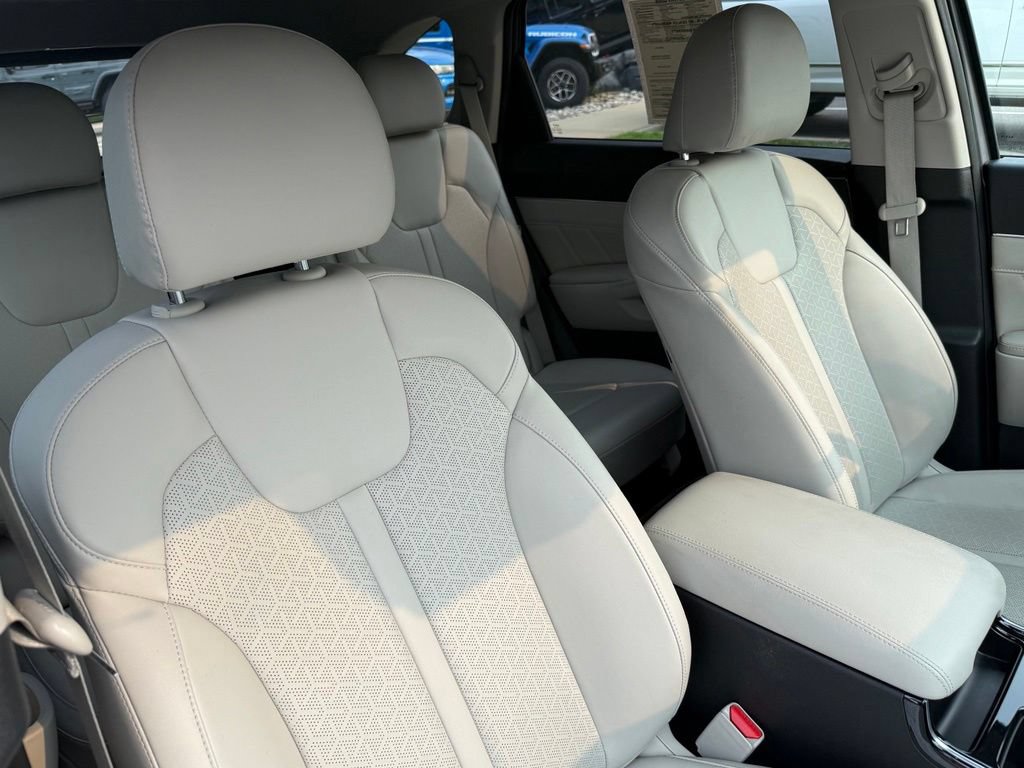 Used 2023 Kia Sorento SX FWD image 19