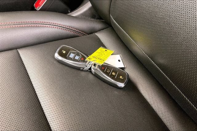Certified 2024 Chevrolet Trax RS w/ Sunroof Package FWD image 14