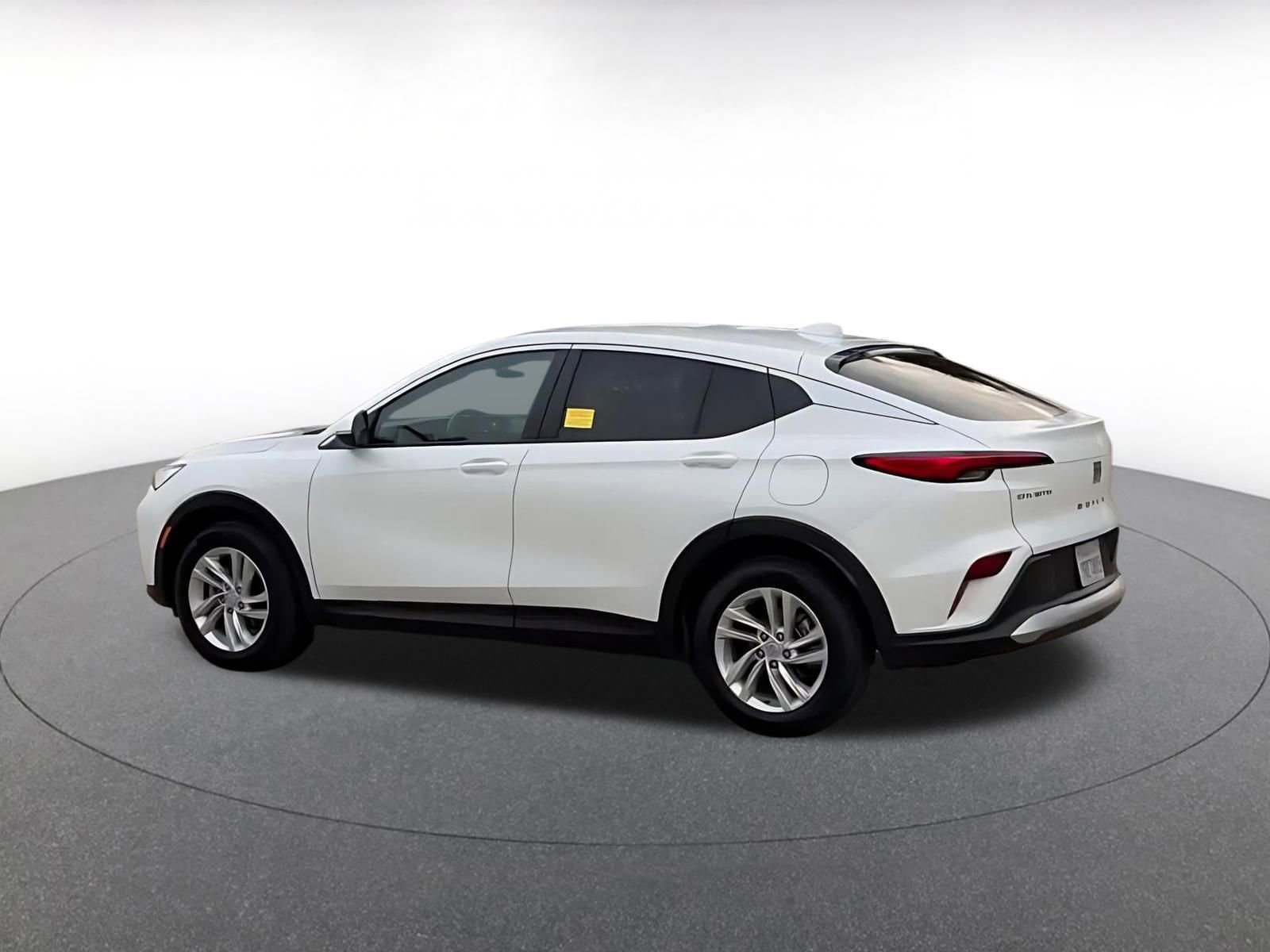 Used 2025 Buick Envista Preferred image 11