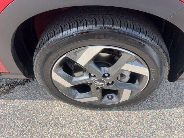 Used 2026 Hyundai Venue SEL FWD image 3