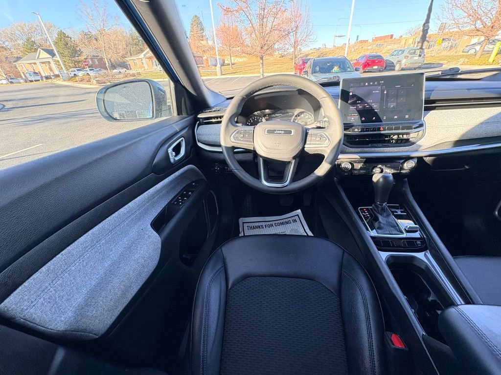 Used 2024 Jeep Compass Latitude image 17