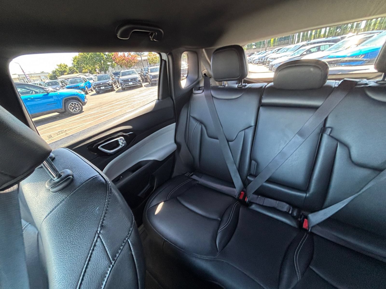 Used 2025 Jeep Compass Limited AWD/4WD image 40