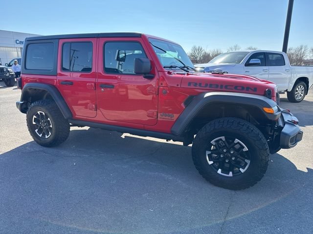 Used 2025 Jeep Wrangler Unlimited Rubicon AWD/4WD image 5