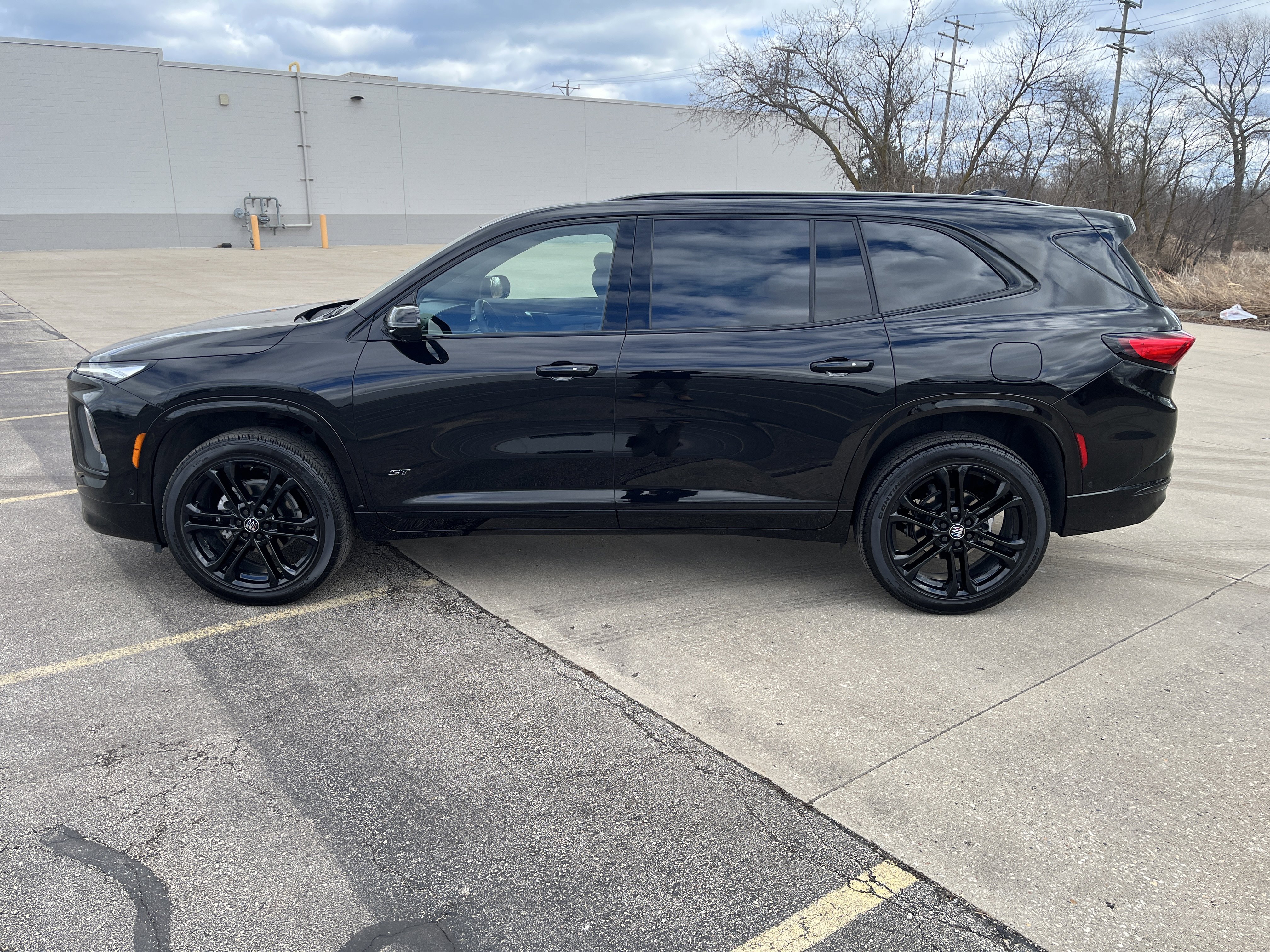 Used 2026 Buick Enclave Sport Touring w/ Super Cruise Package image 3