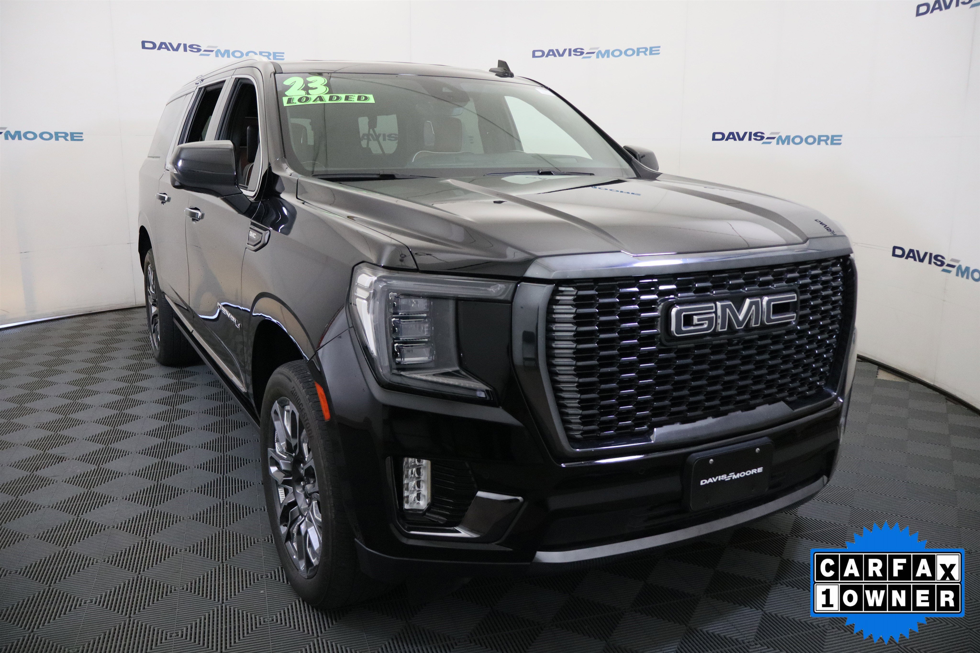 Used 2023 GMC Yukon XL Denali Ultimate AWD/4WD image 3