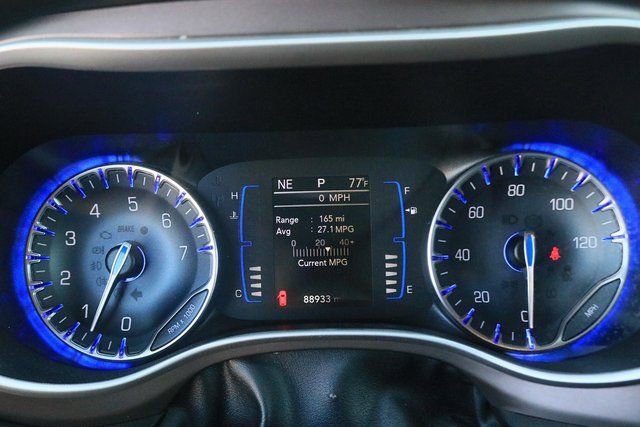 Used 2020 Chrysler Voyager Lxi FWD image 18