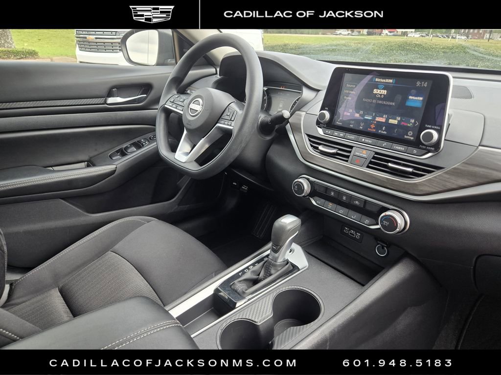 Used 2025 Nissan Altima 2.5 SV image 19